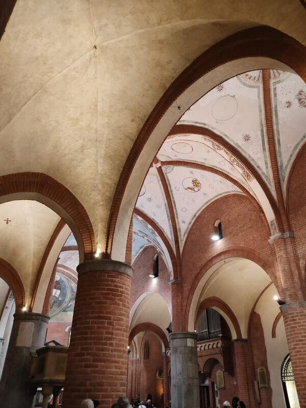 Abbazia di Santa Maria Rossa-米兰必去景点