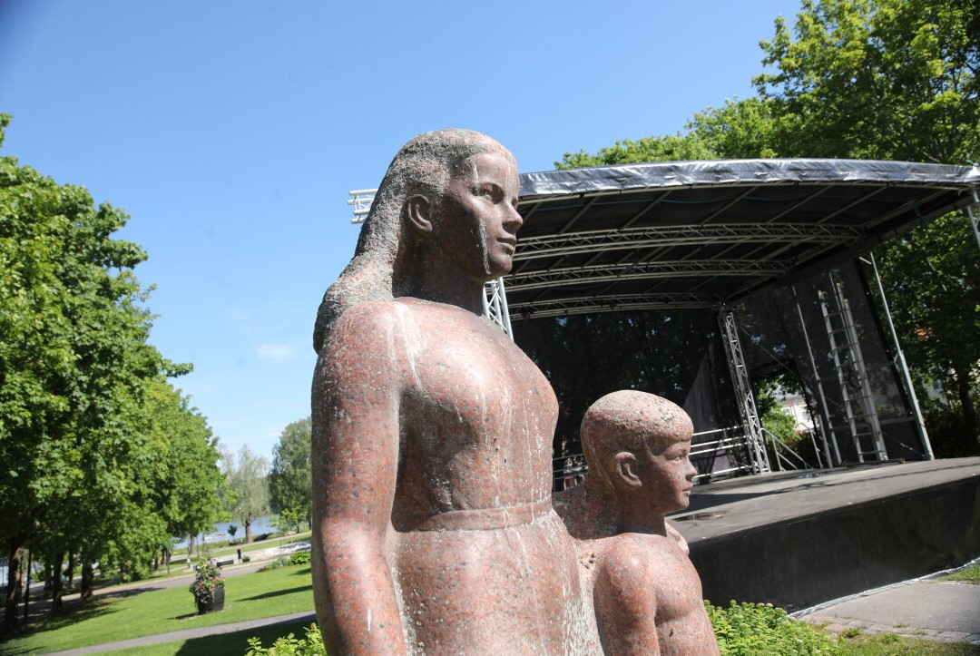 Statue Fiskarflickan (Statue de la Fille du pêcheur)-Hudiksvall必去景点