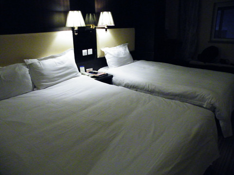 北京玖玖源假日酒店（当代商城鼎城店）主图