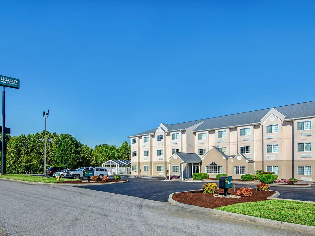 Quality Inn & Suites I-81 Exit 7主图