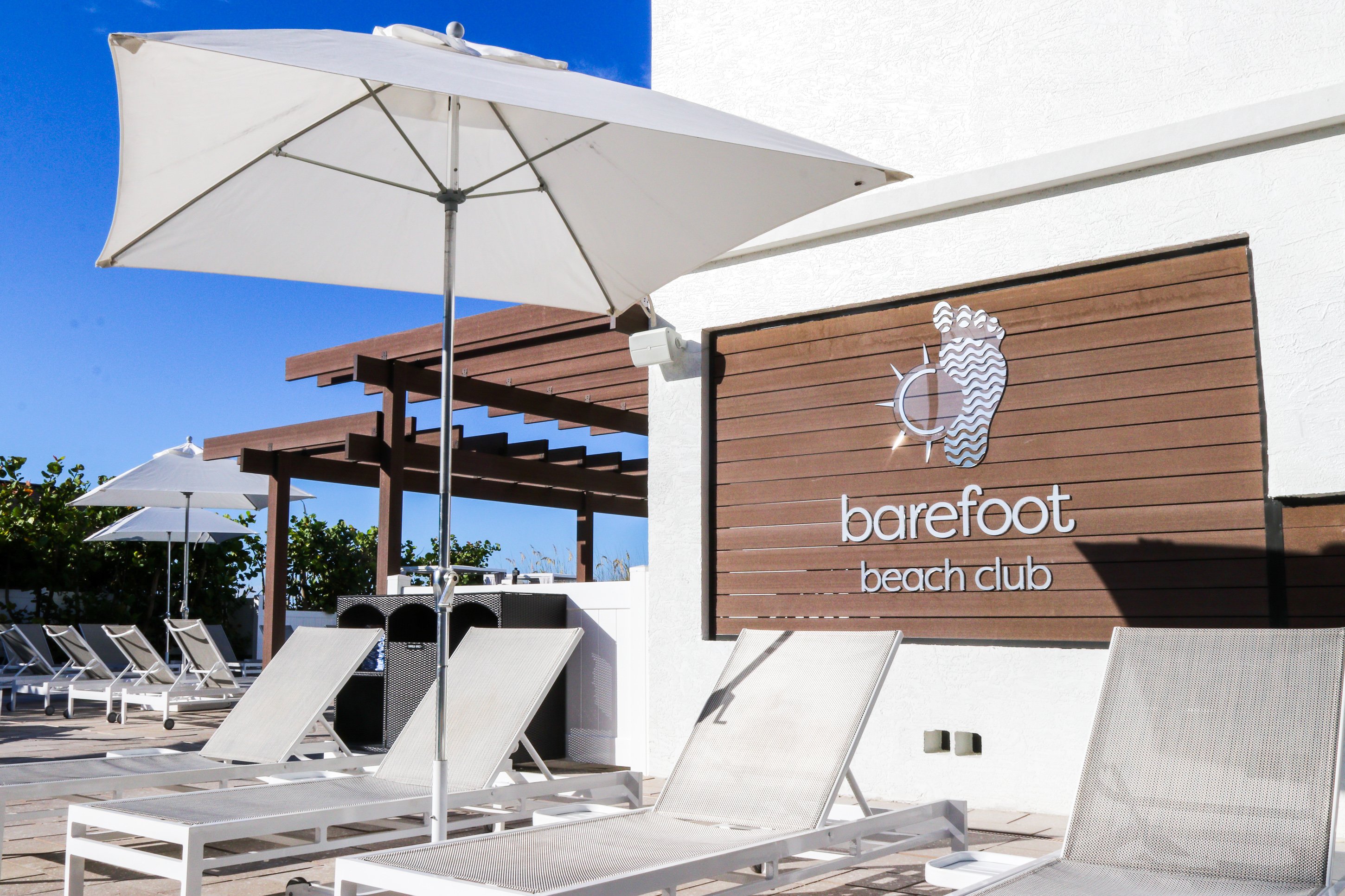 Barefoot Beach Club-官方