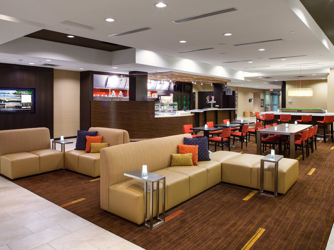 Courtyard by Marriott London主图