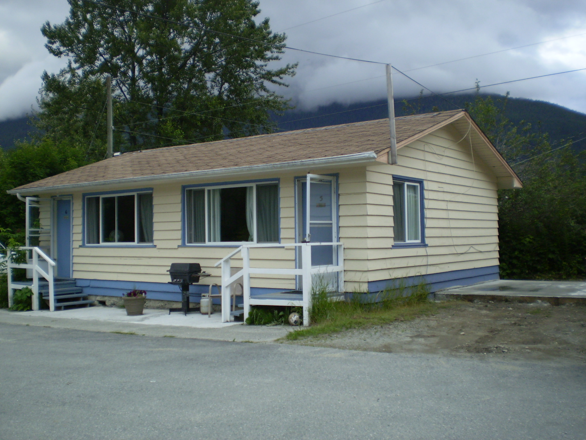 Bella Coola Motel-官方