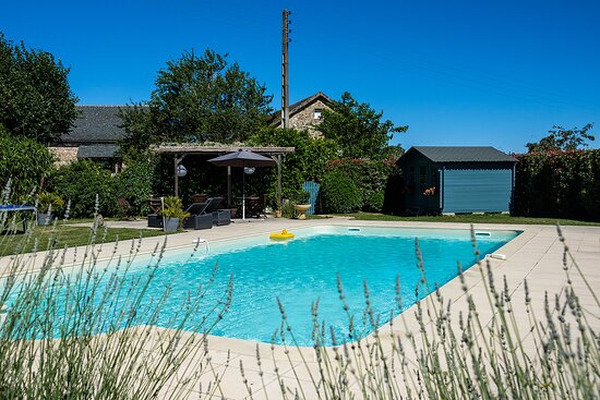 Domaine Le Muret-泳池