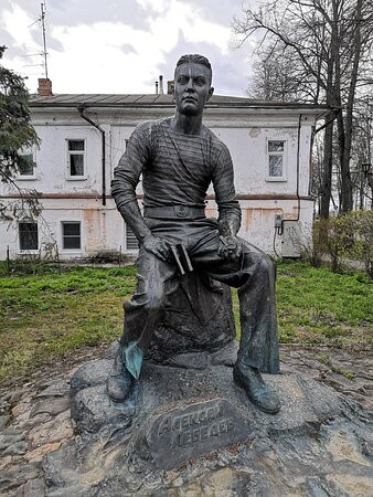 Aleksey Lebedev Statue-苏兹达尔必去景点