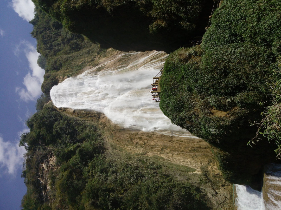Cascada Velo de Novia景点图片