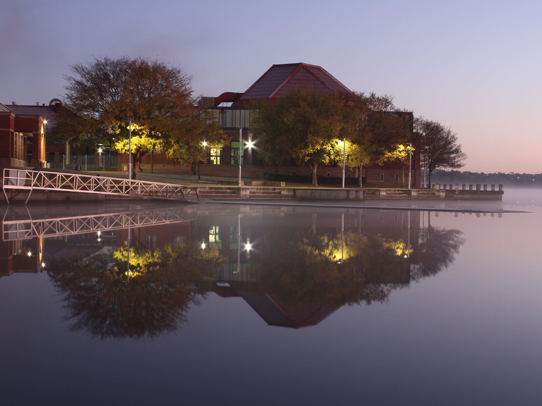 Lake Tuggeranong景点图片