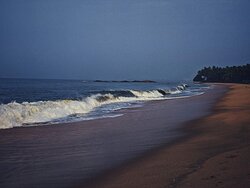 Thottada Beach House-泳池