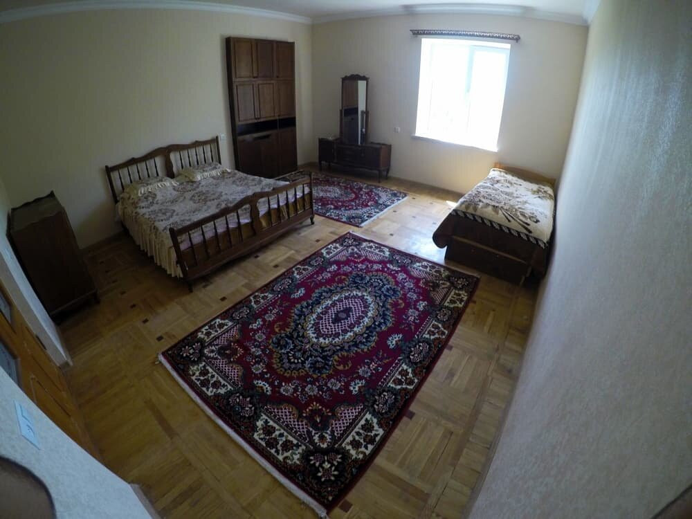 Azhdahak Guest House