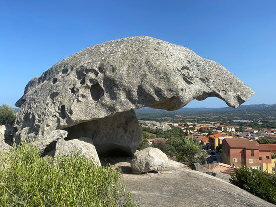 Roccia del Fungo-Arzachena必去景点