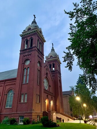 St. Michael's Catholic Church-大福克斯必去景点