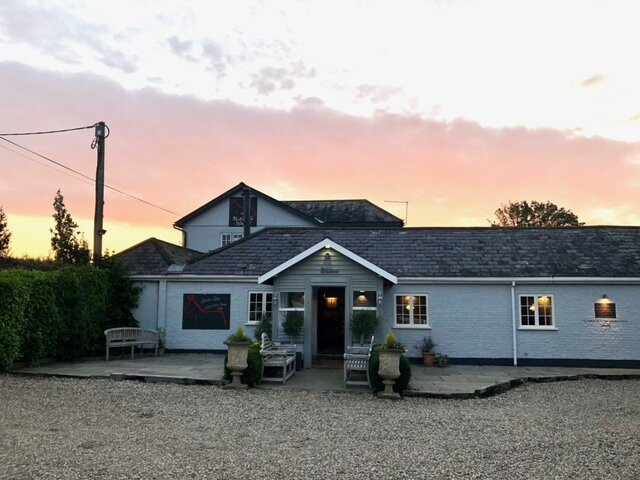 The Blazing Donkey Country Hotel主图