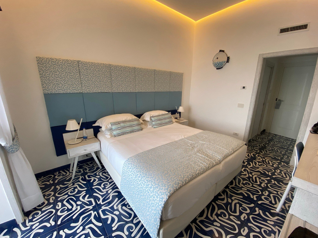 米拉玛尔菲酒店主图