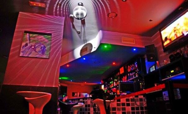 D'Night Pub Karaoke-潘普洛纳必去景点