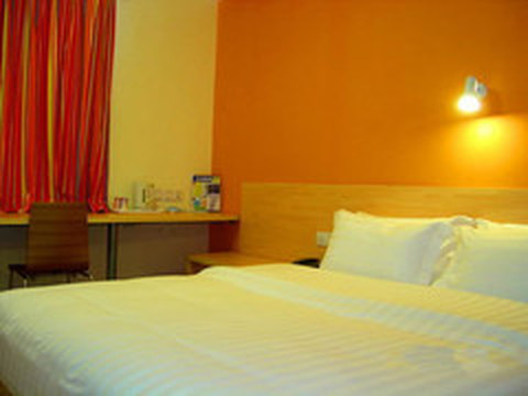 7天优品·长沙芙蓉广场地铁站家乐福店主图