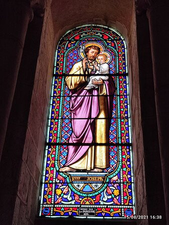 Eglise Saint-Genou-Saint-Genou必去景点