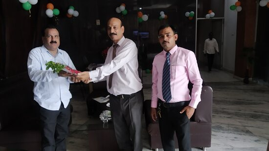 Ratana International主图