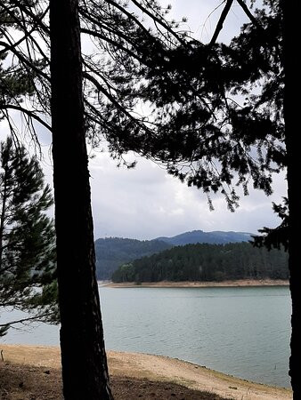 Lago Ampollino-Cotronei必去景点