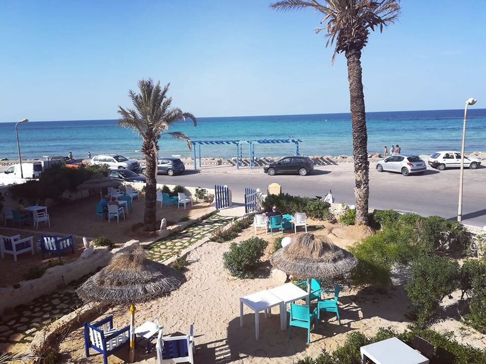 Taguermess餐馆和美食-Santorini Sidi Mahrez Djerba Coffee & Restaurant