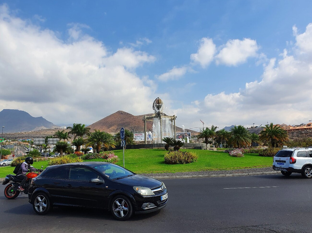 Avenida Jaun Carlos Fountain景点图片