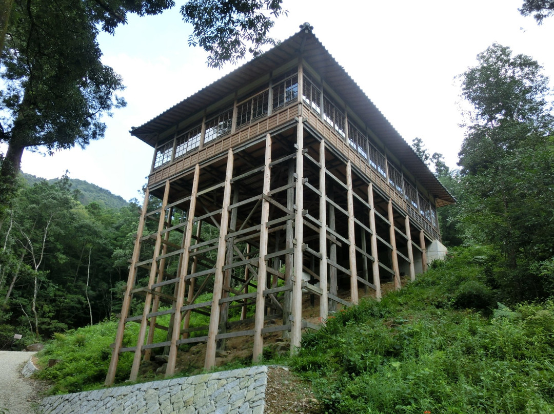 Sanro-Den Hall of Sukunahikona Shrine景点图片