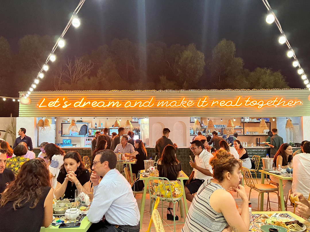 Utopia : Village & Food Market