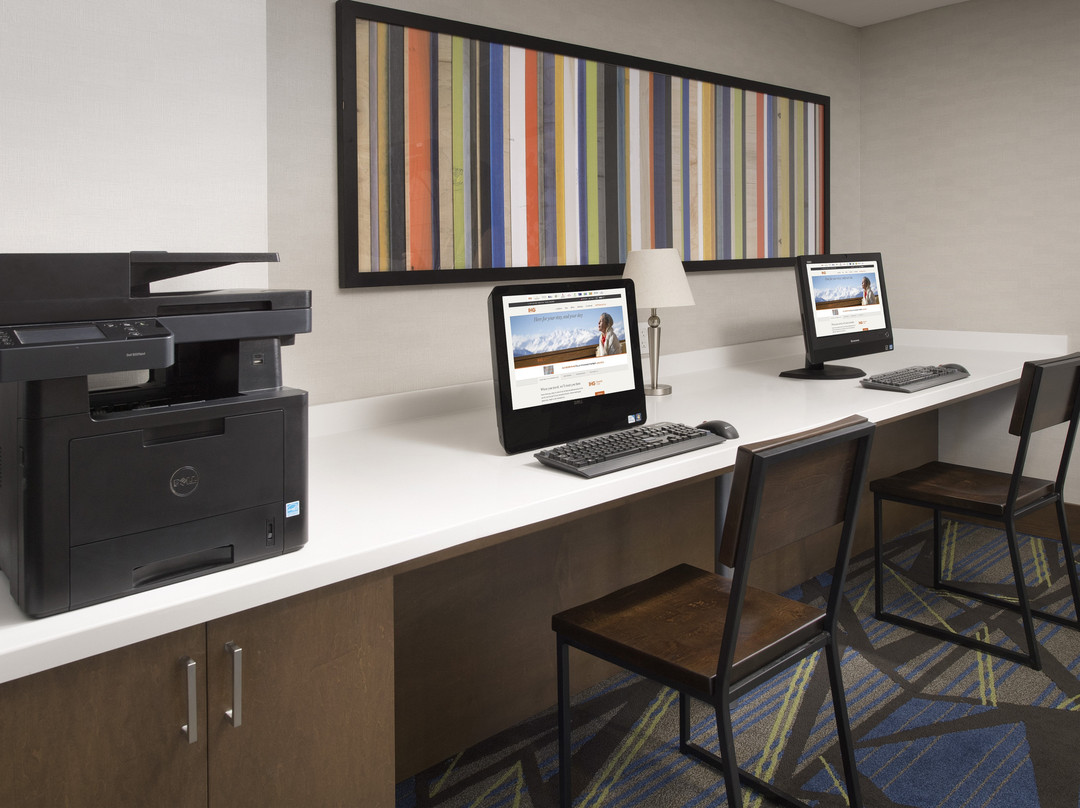 安杜佛北劳伦斯智选假日酒店主图