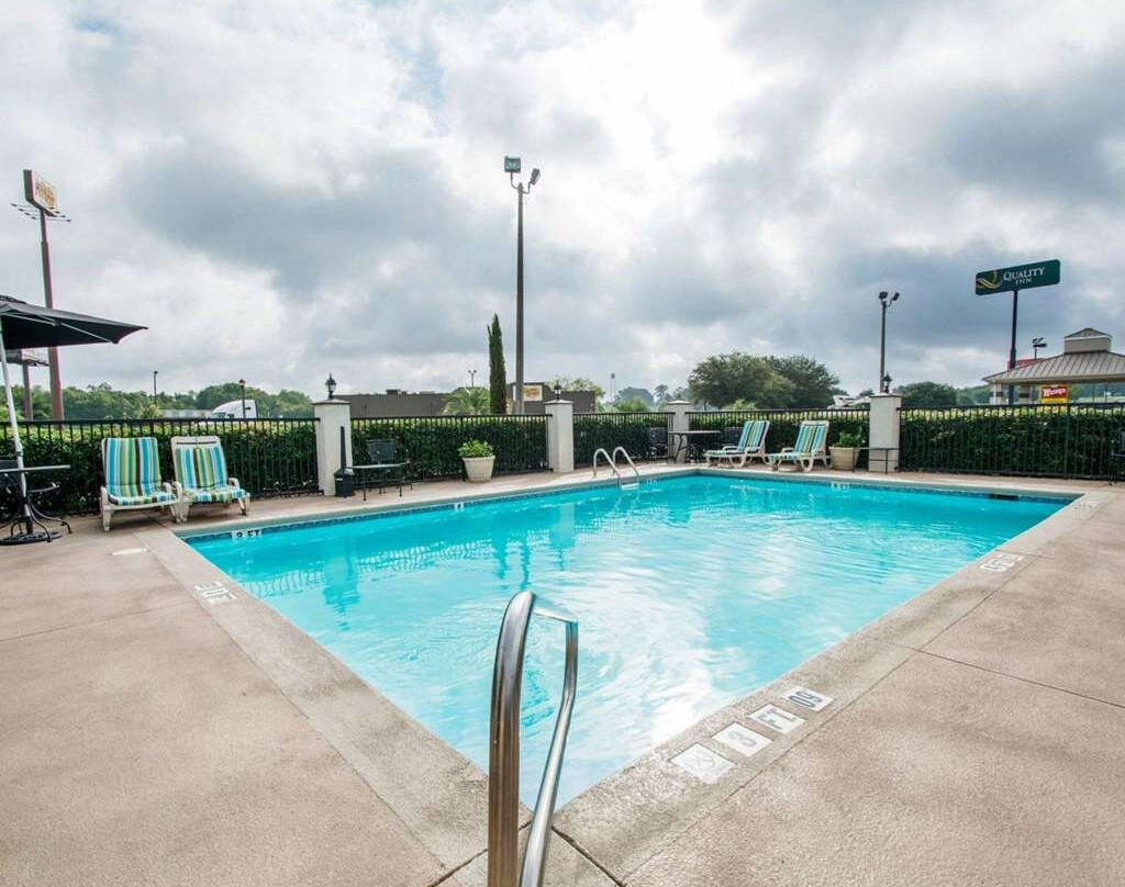 普拉特维尔品质酒店主图