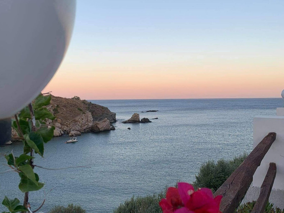 Elefthia Syros主图