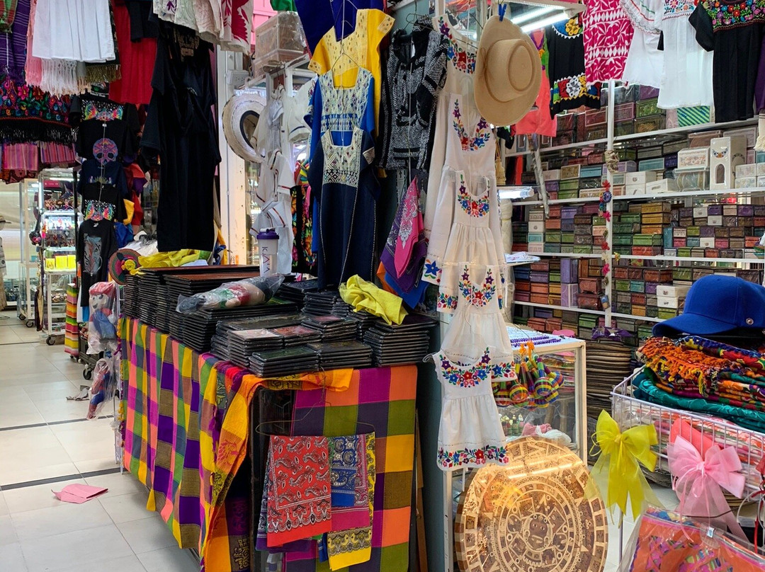 Mercado de Artesanias Zona Rosa-墨西哥城必去景点