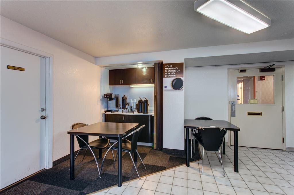 刘易斯顿贝斯特韦斯特SureStay酒店主图