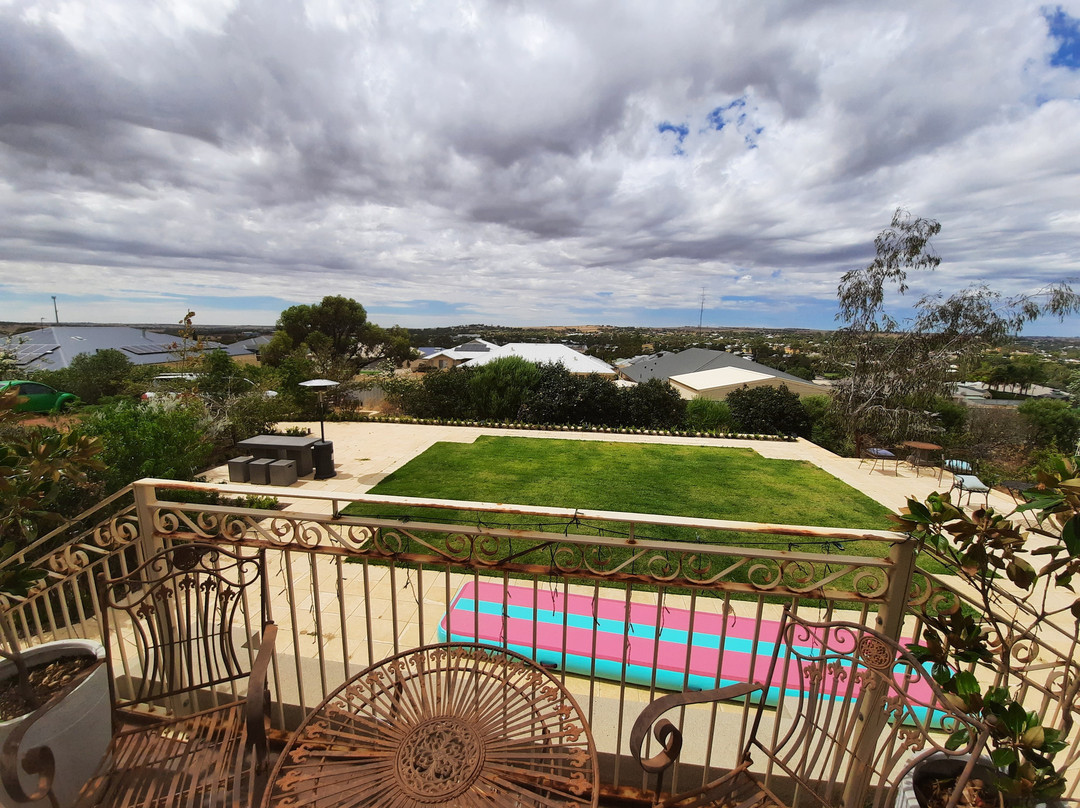 Fairway Manor Accommodation主图