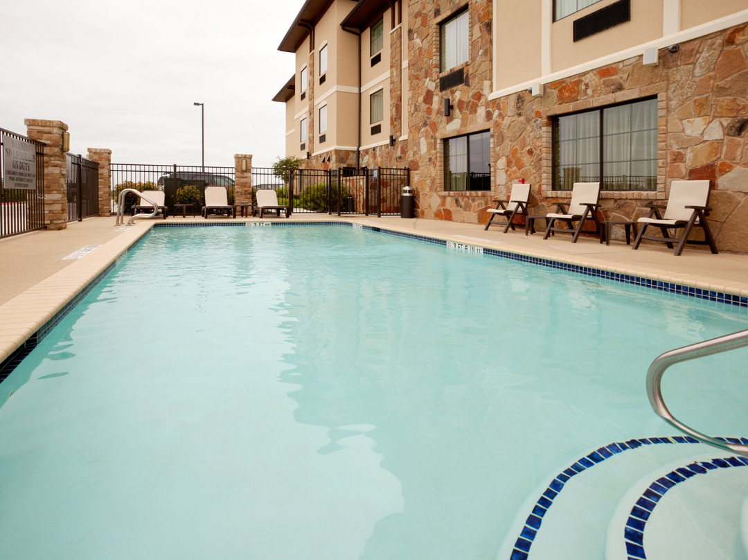 Holiday Inn Express & Suites Marble Falls by IHG主图