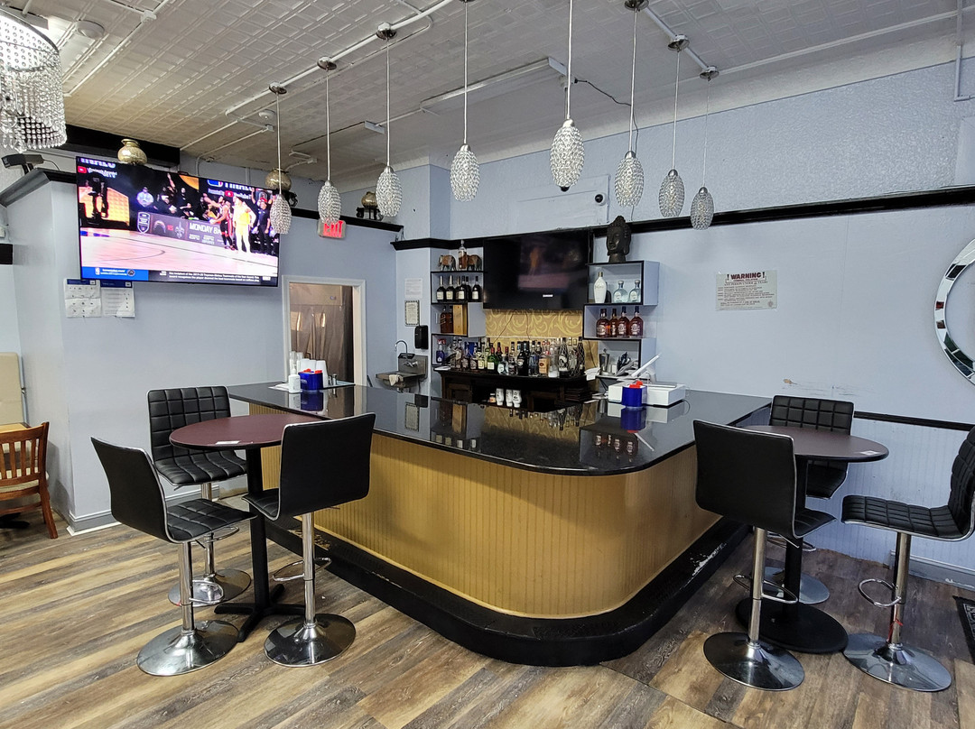 La Delicia Restaurant Bar & Grill