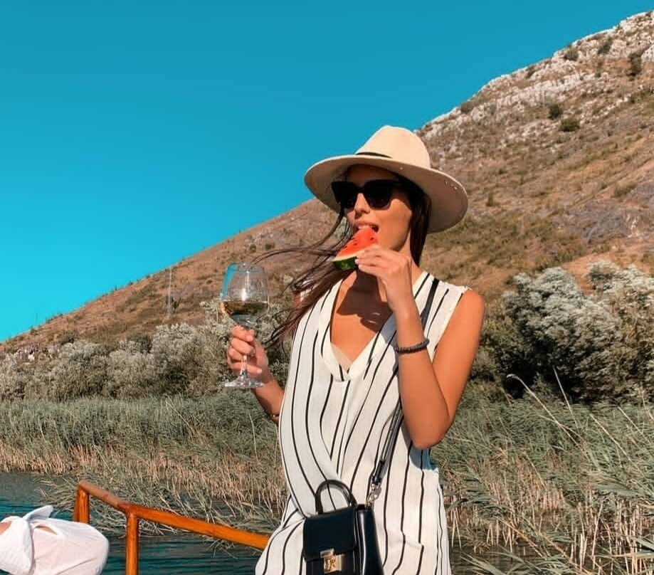 Falcon Boat-维尔巴札拉必去景点