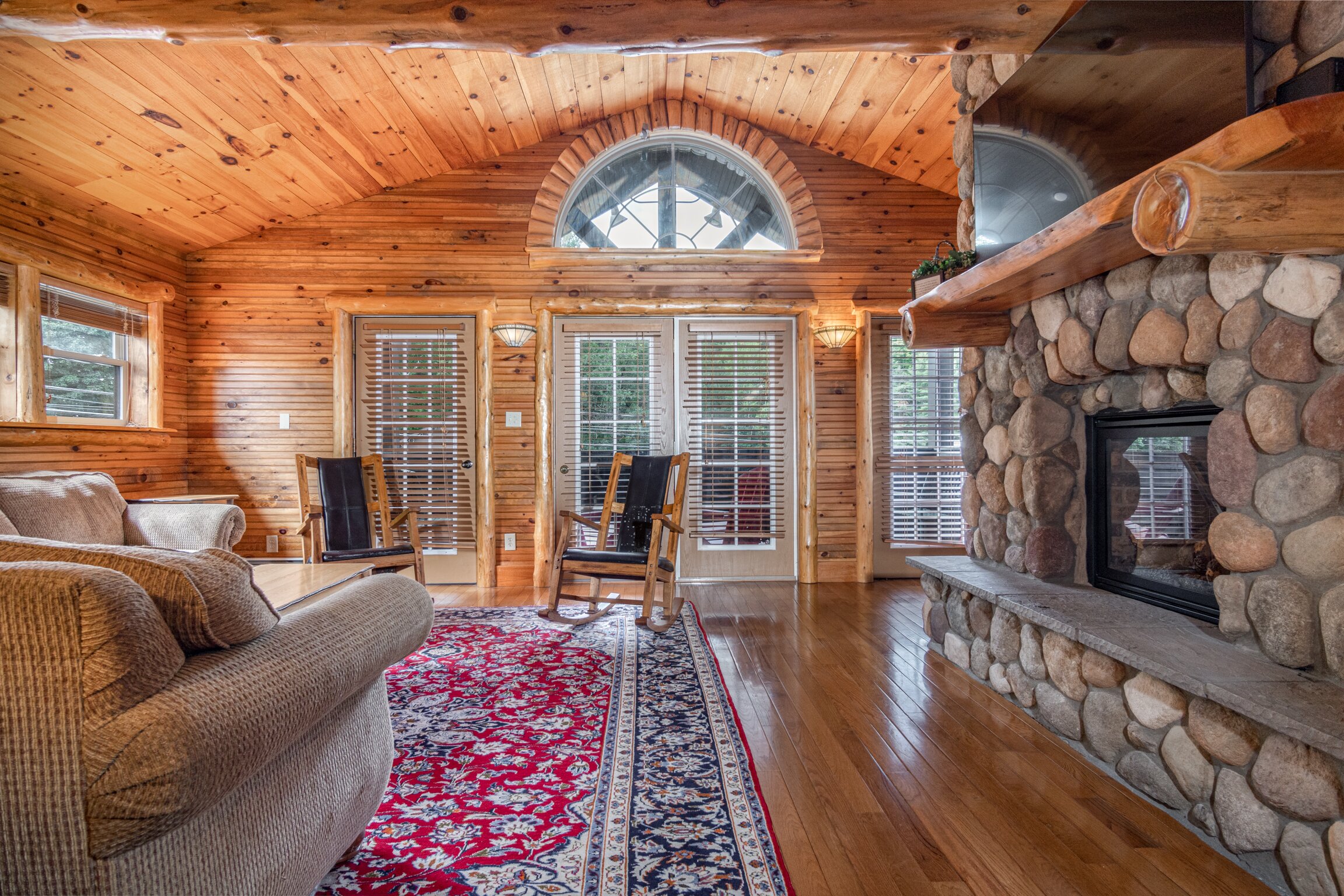 The Alpine Lodge-官方
