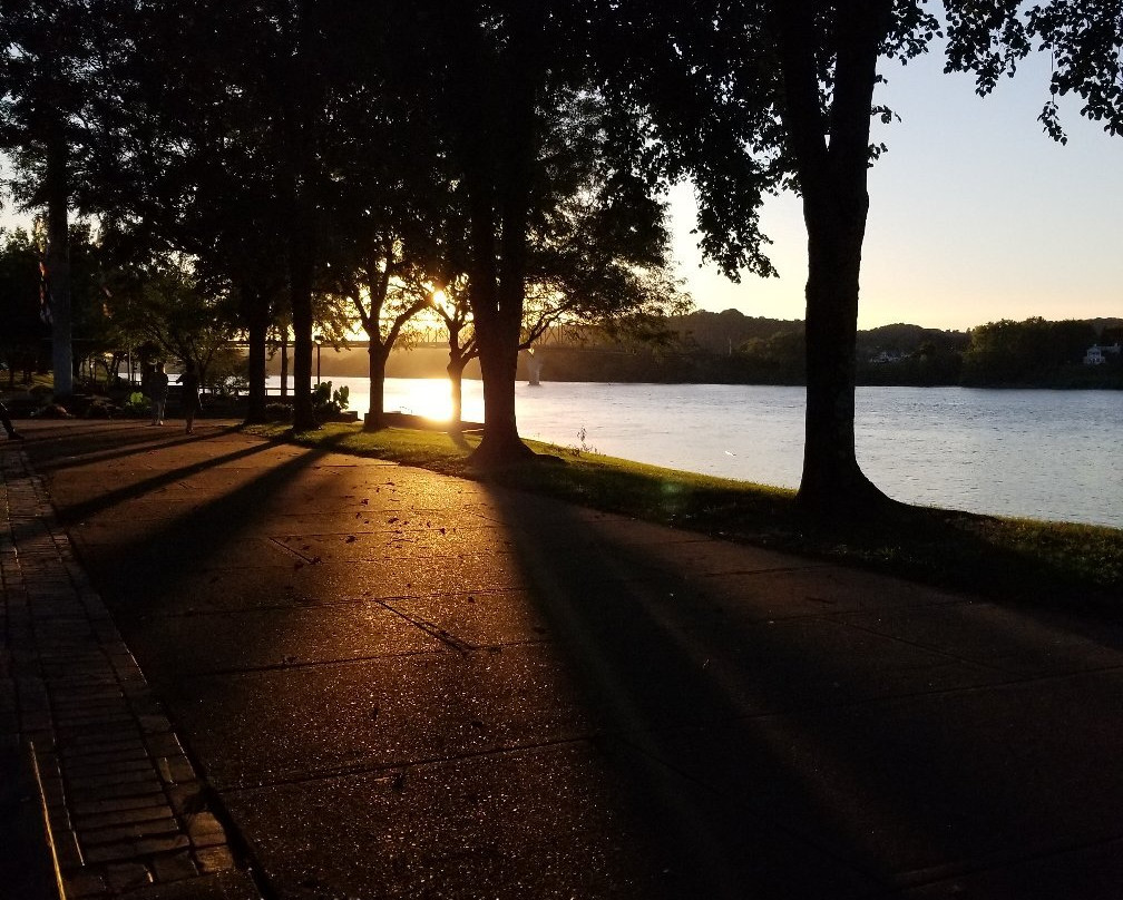 哈里斯河滨公园-亨廷顿必去景点