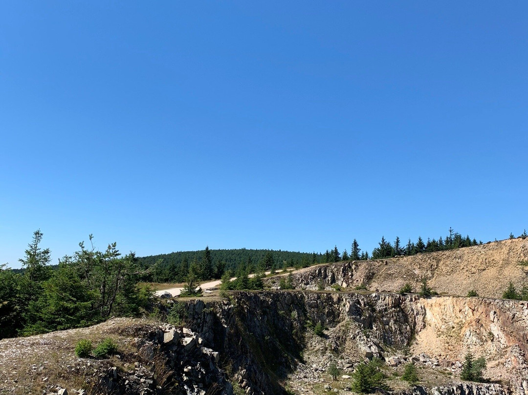 Dawna Kopalnia Kwarcu Stanisław-斯克拉斯卡波伦巴必去景点