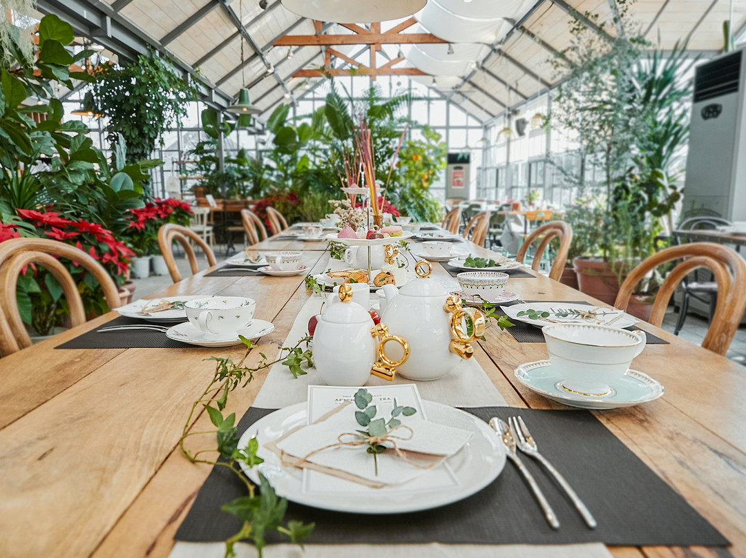 Eden Paradise Hotel主图