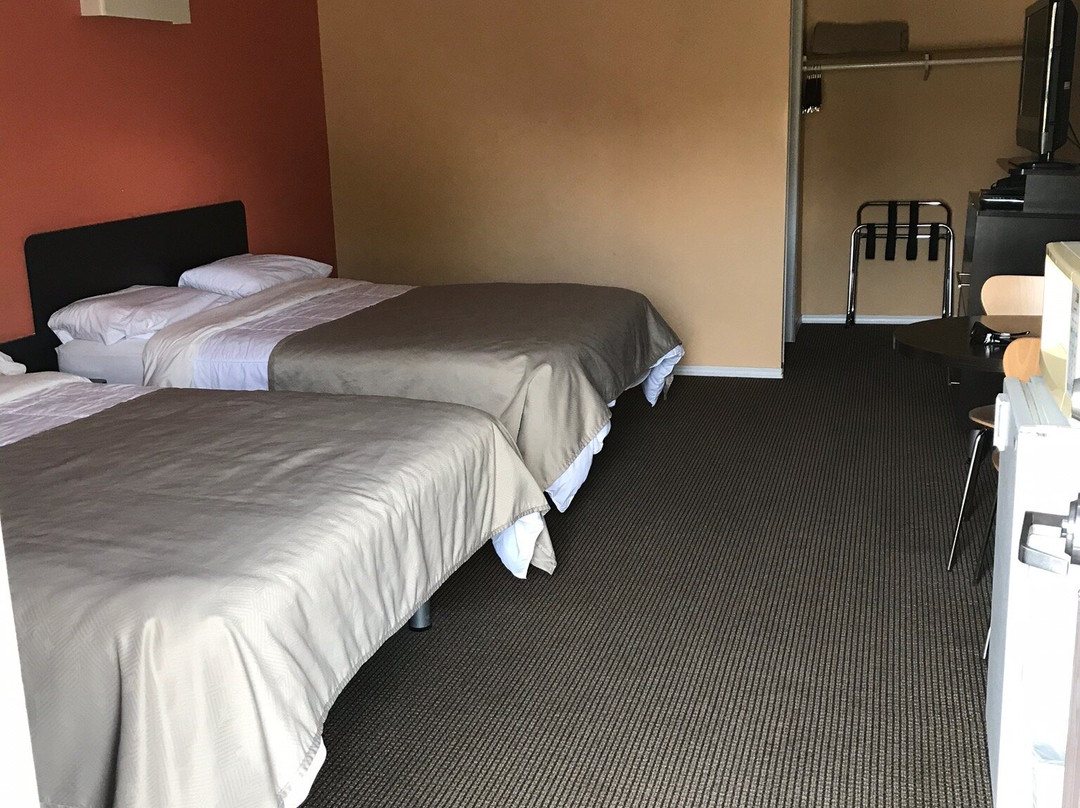 Riverside Motel主图