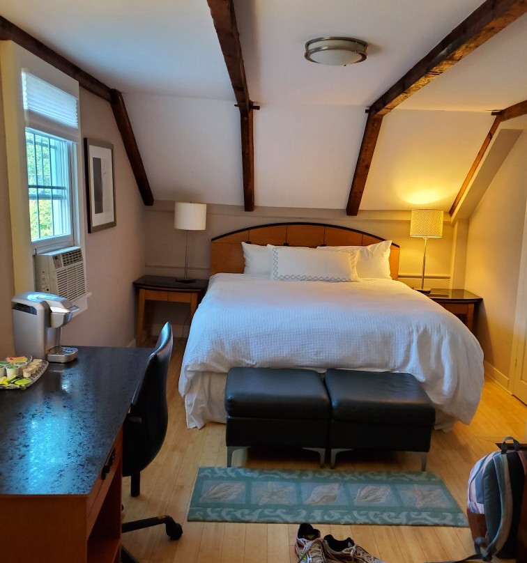 Mooncussers Tavern Inn and Restaurant主图