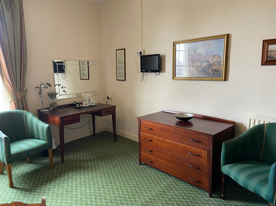 The Bell Hotel主图