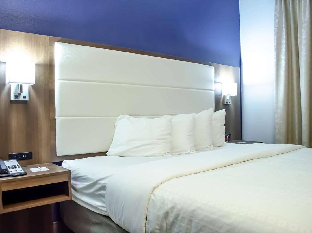 Best Western Plus First Coast Inn & Suites主图