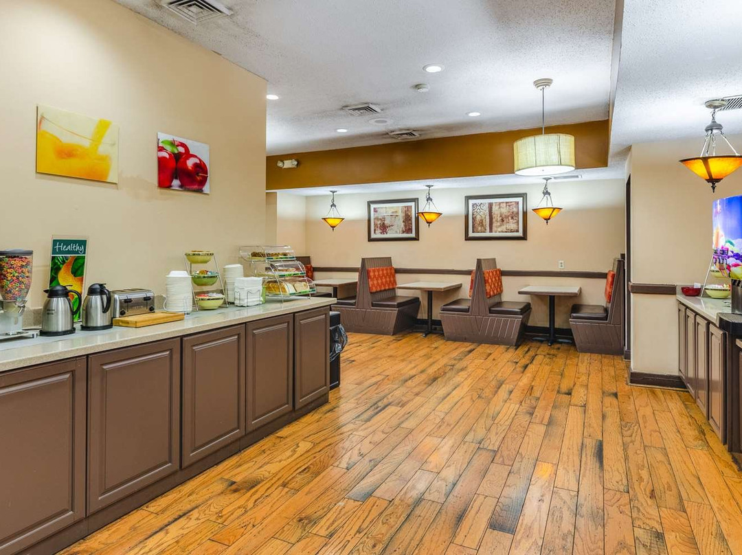 Quality Inn Radford-West Blacksburg I-81主图