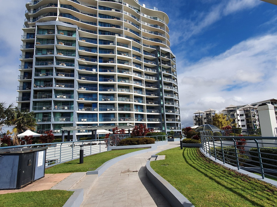 曼特拉莫洛拉巴海滩酒店主图