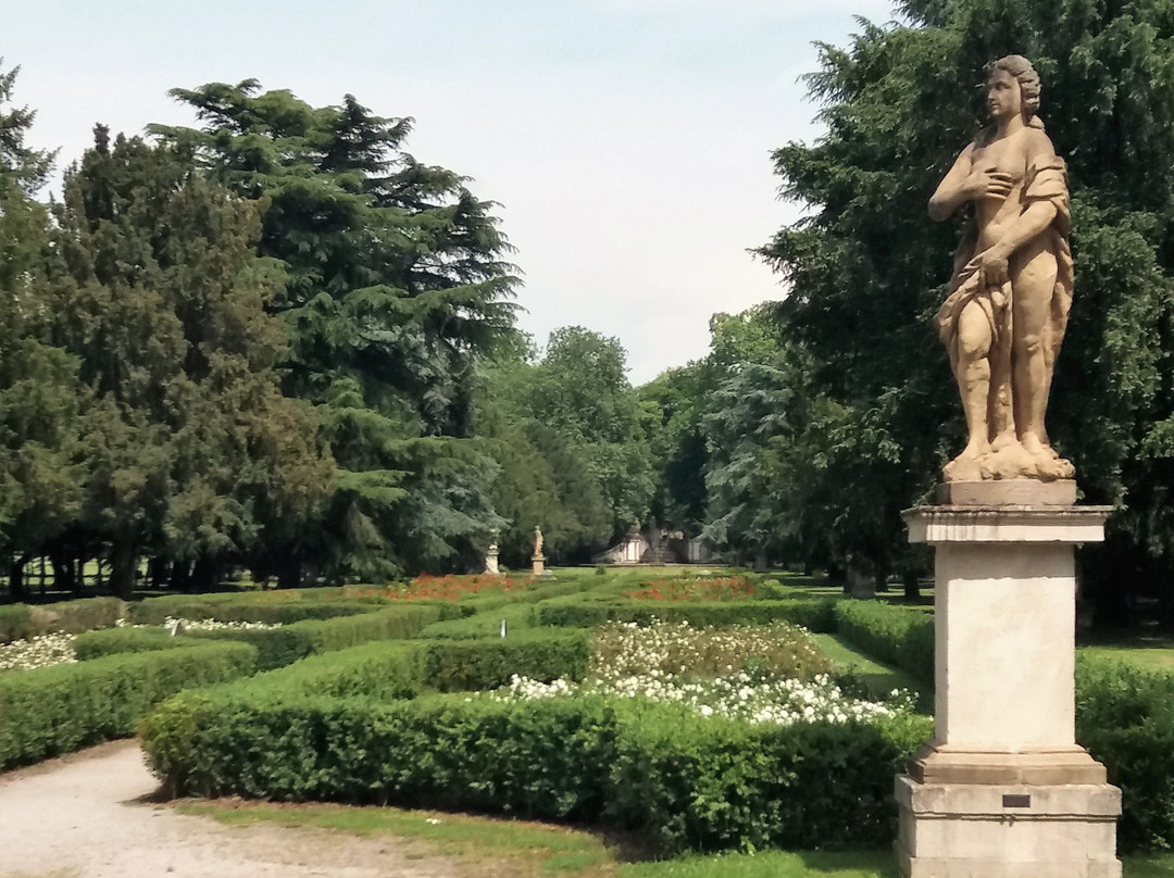 Palazzo Arese Borromeo景点图片