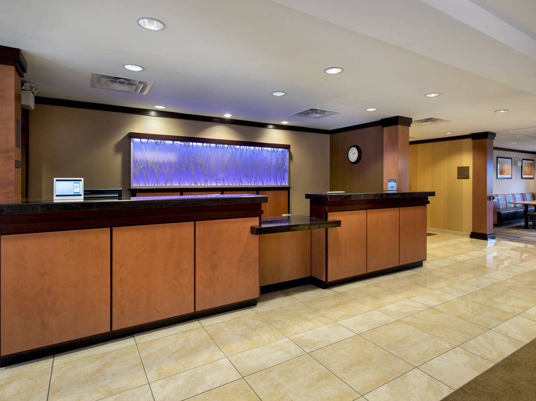 维罗纳费尔菲尔德客栈&套房酒店主图