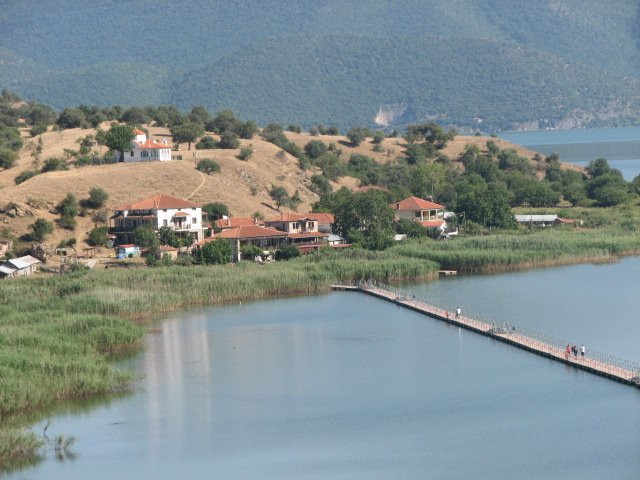Agios Achillios island景点图片