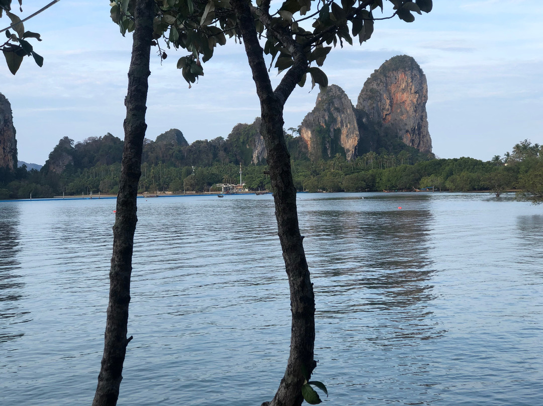 阿亚维莱利海湾度假村主图