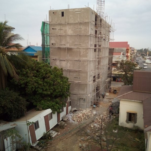 Golden River Hotel主图